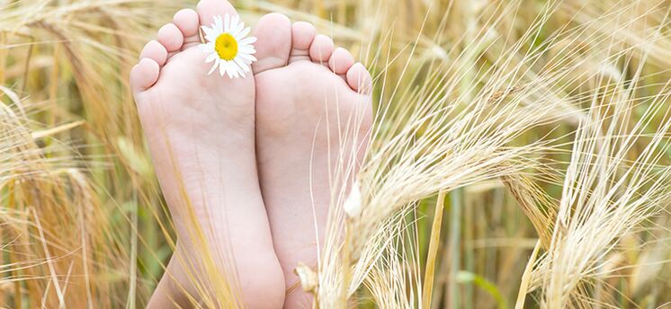 By taking precautions, you can protect yourself from plantar warts. 